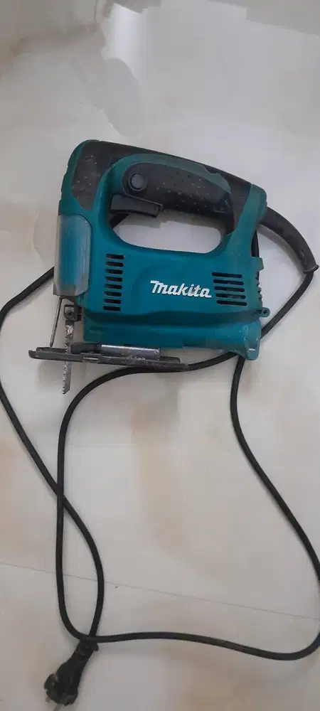 Mesin gergaji Jigsaw Makita 4327 M