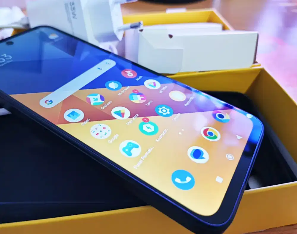 Poco M6 8/256 GB Hitam