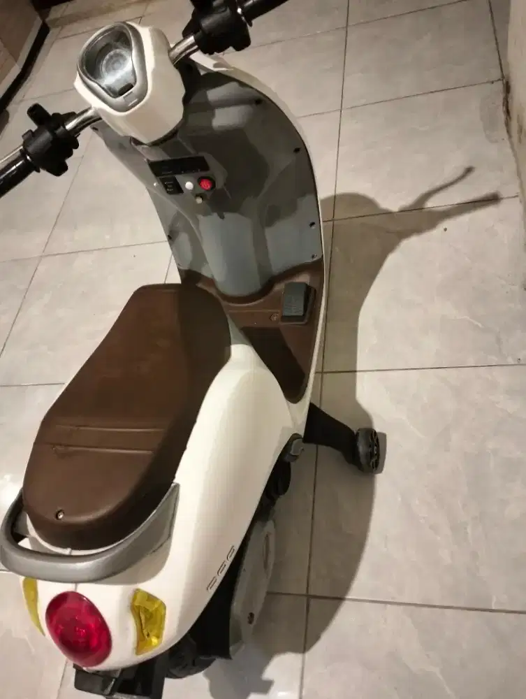 MOTOR AKI M999 PMB HONDA SCOOPY WHITE