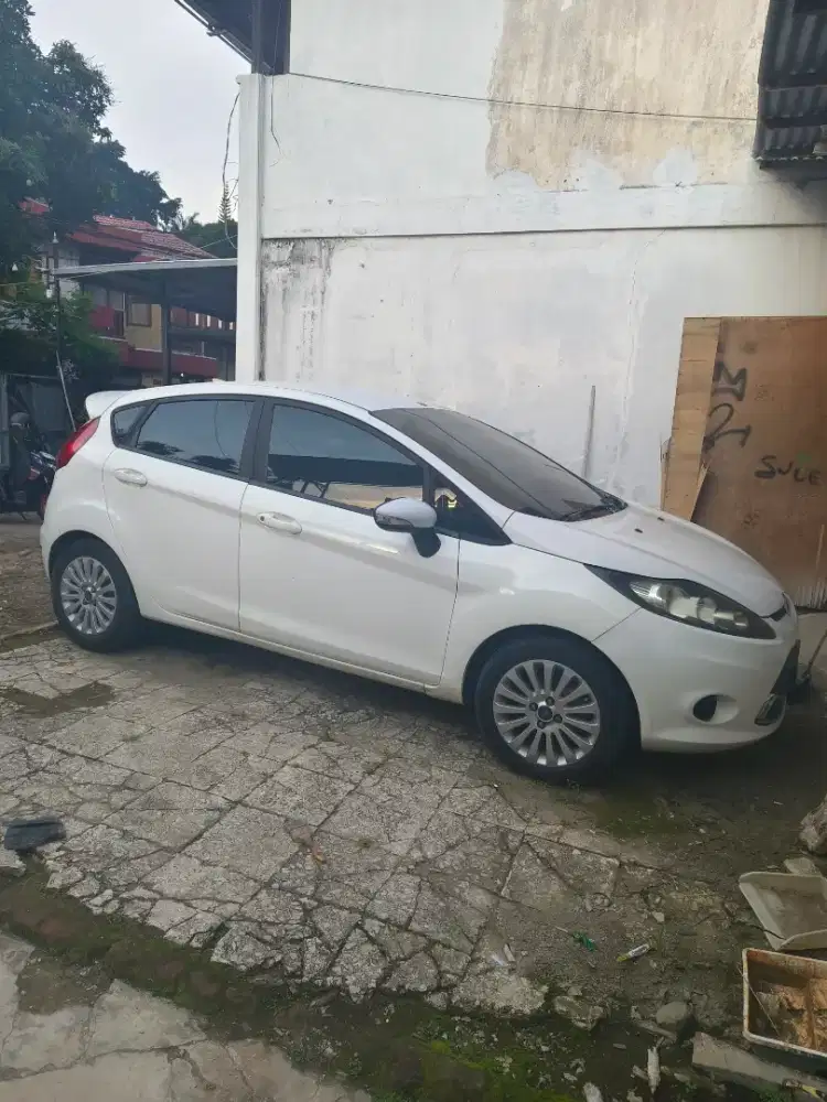 Ford fiesta manual terwat siap jln jauh