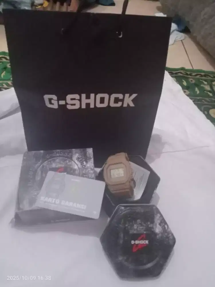 Jam tangan Casio G-Shock DW-5600NC-5DR