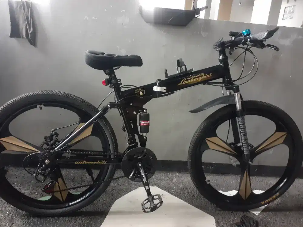 Sepeda MTb lipat lamborghini