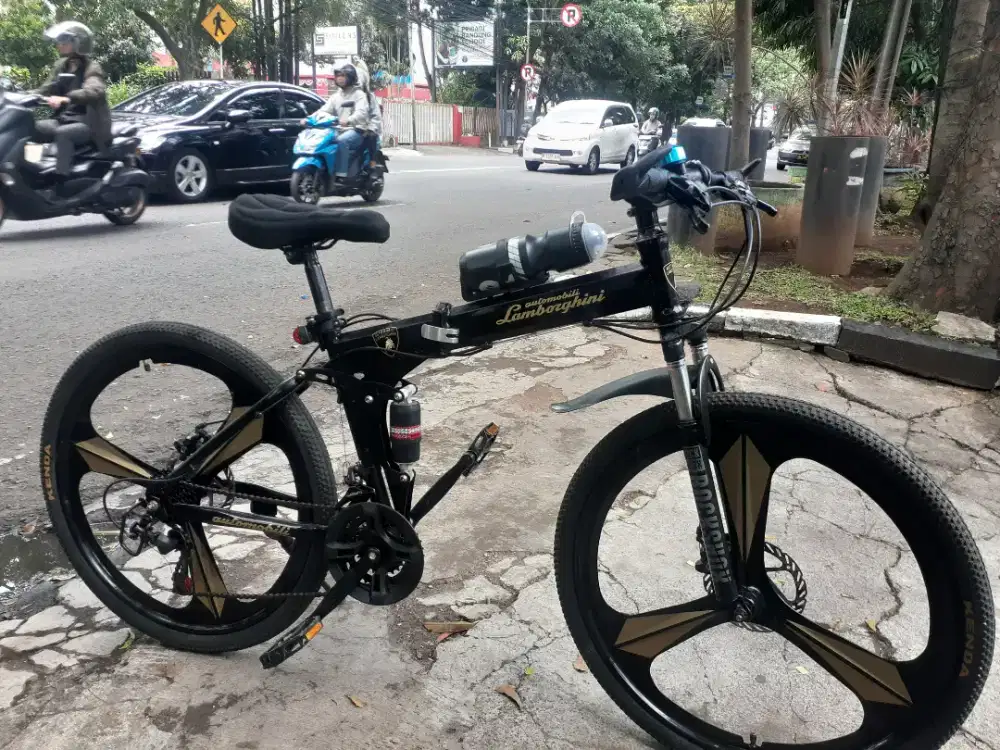 Sepeda MTb lipat lamborghini