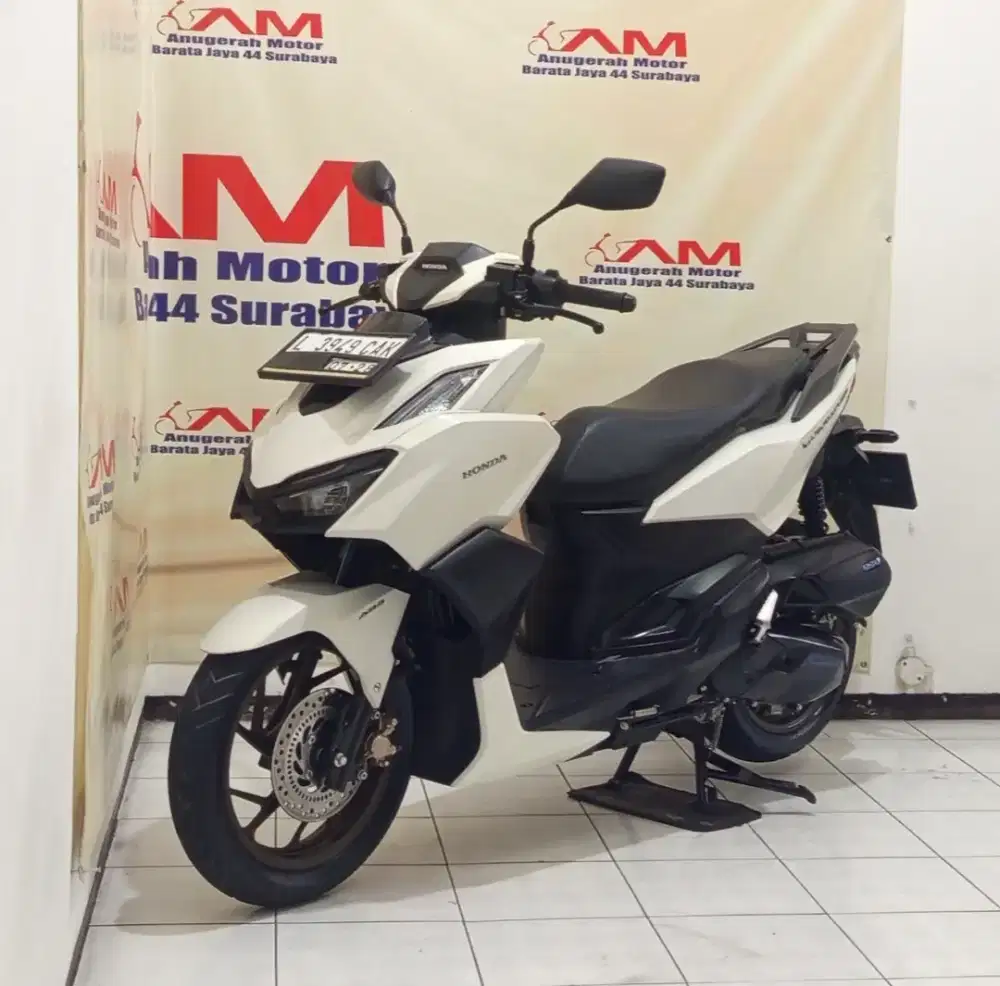 Km 10 Ribu Honda new vario 160 Abs tahun 2023 putih doff
