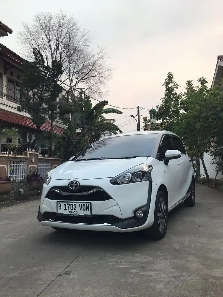 Sienta V At 2020 Terbaik