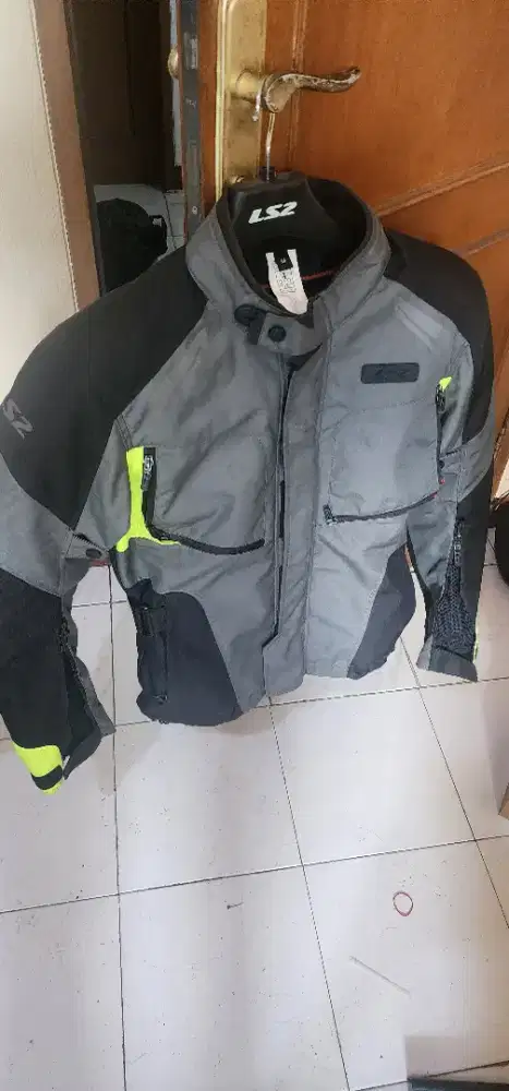 Jaket motor Ls2 phase man jaket size m water proof cocok untuk touring