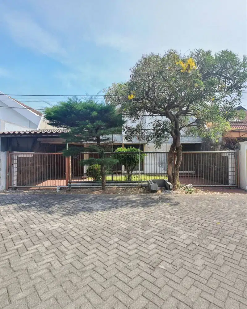 Rumah Manyar Kertoadi STRATEGIS