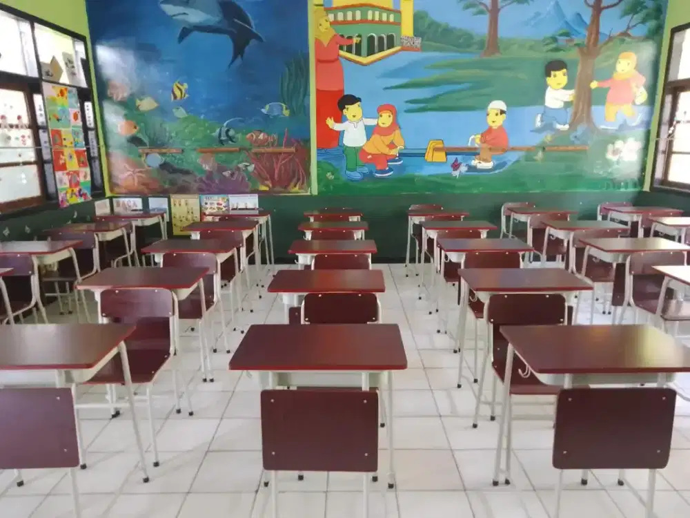 Set kursi sekolah, beli banyak lebih hemat