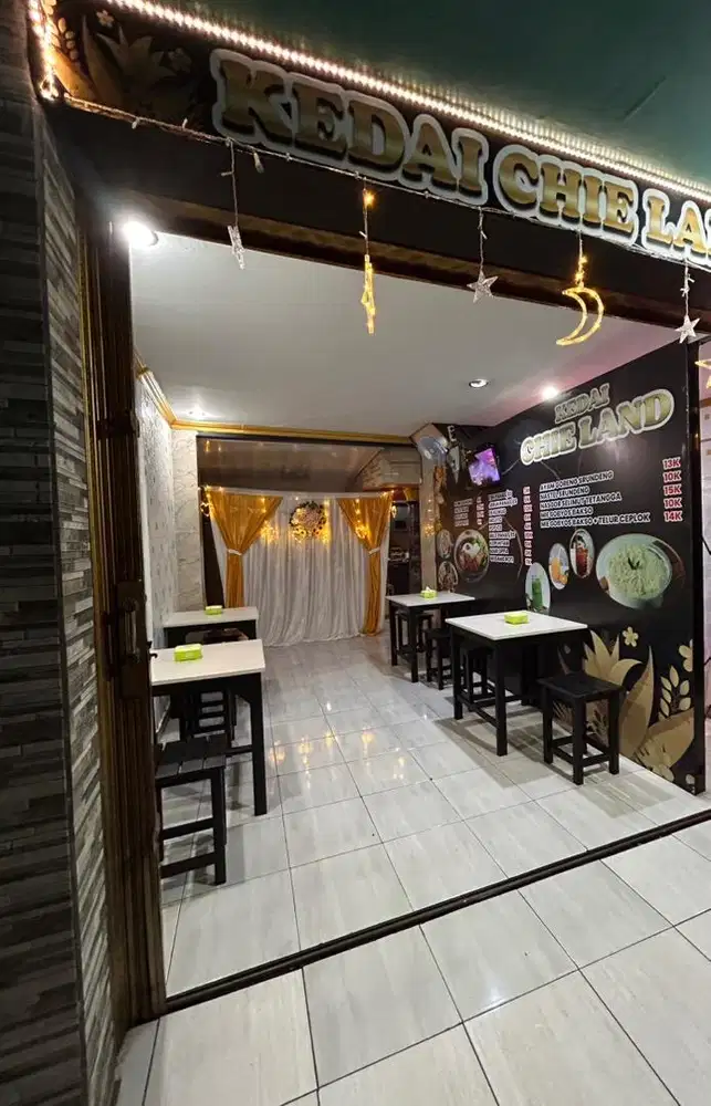 dijual meja kursi caffe bekas seperti baru