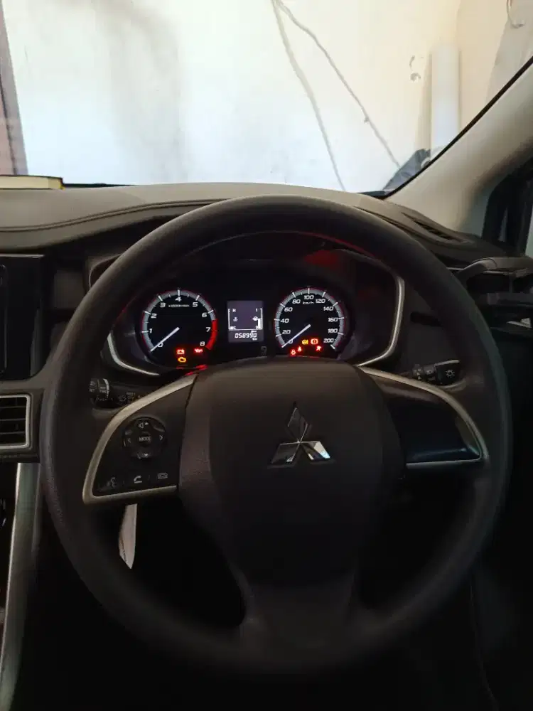 Dijual cepat mobil sendiri