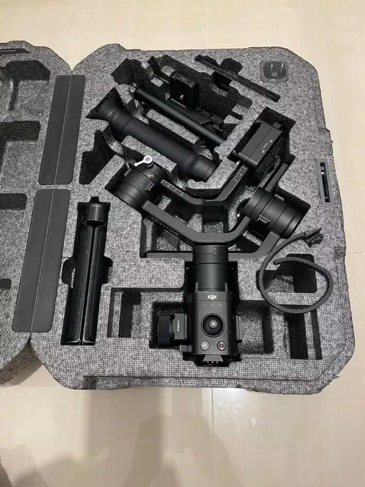Dji Ronin-S Gimbal Stabilizer, Bukan Dji Ronin-SC