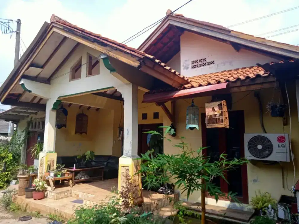 Rumah bangunan lama siap huni harga murah sekali