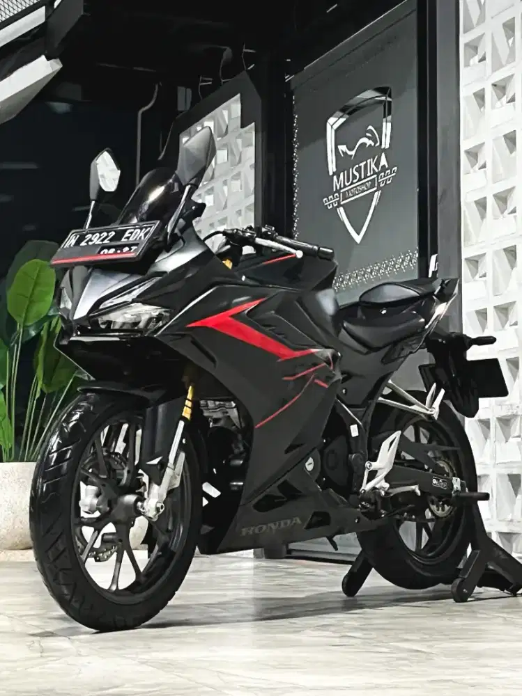 Mulus terawat‼️Honda CBR 150R 2022.N Malang.DANNY Mustika Motor Sulfat