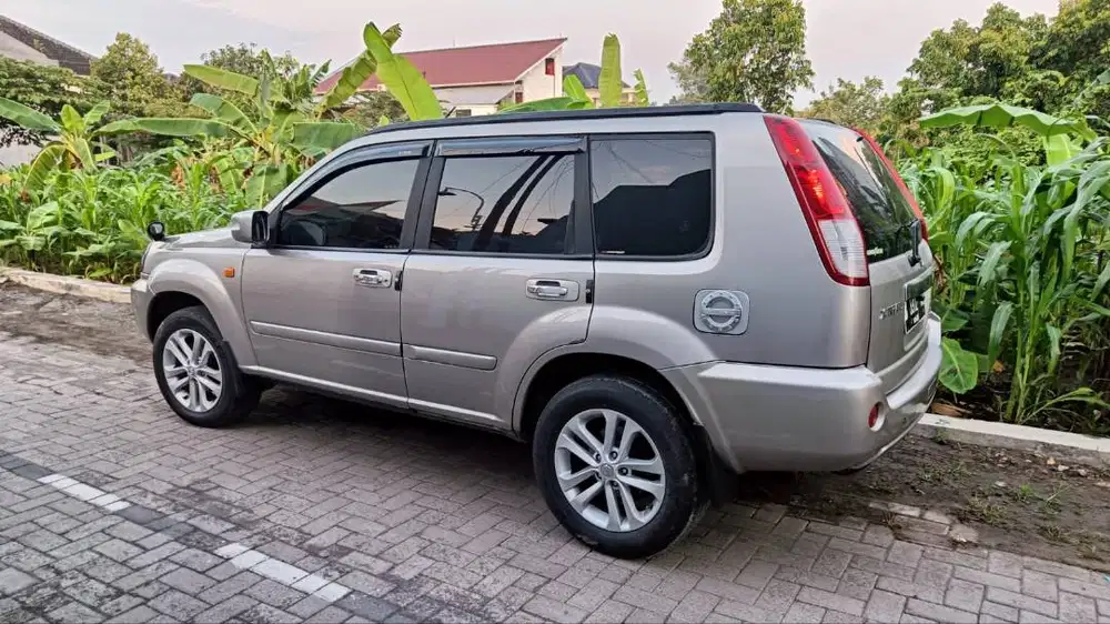Nissan Xtrail T30 2.5 AT Automatic Silver Abu-abu Pajak Panjang