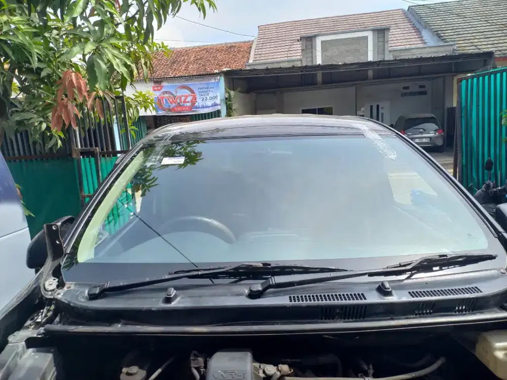 Kaca depan avanza gen 1 ,2,3,4 majalengka