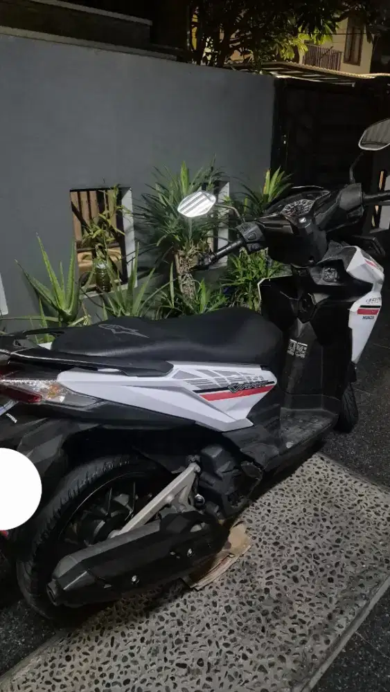 HONDA VARIO 2017 125 CC WARNA PUTIH