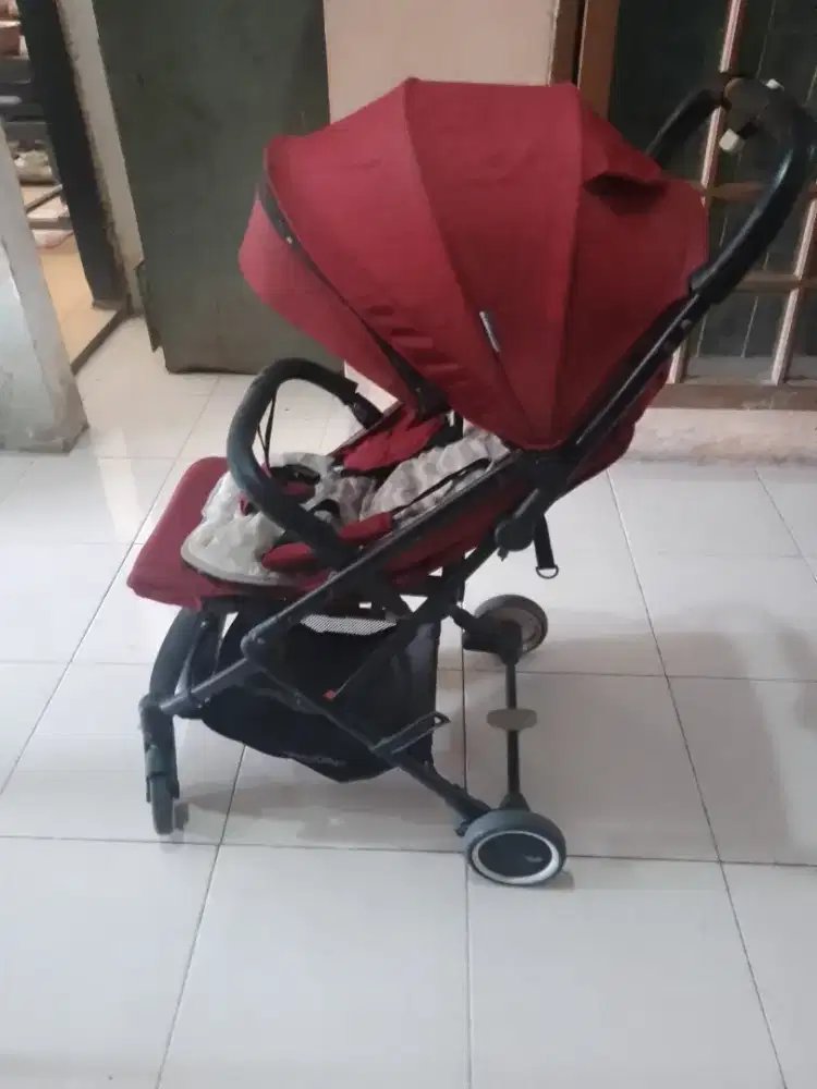 Preloved stroler babydoes