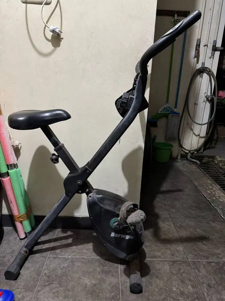 Jual Sepeda Statis Merk Berwyn