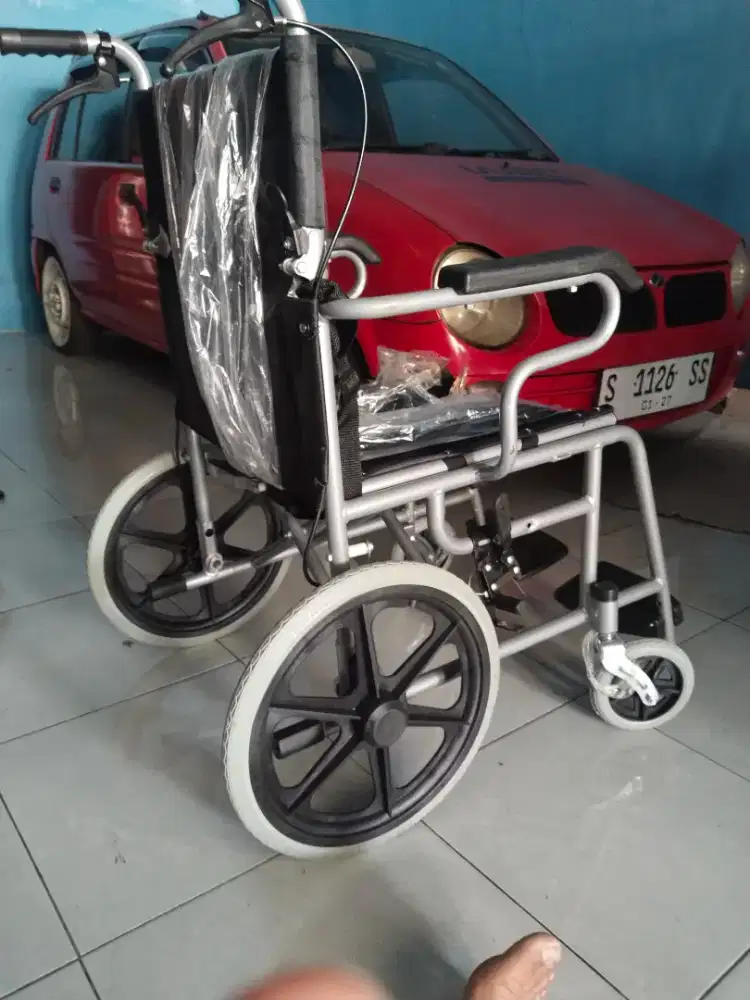 Kursi orang sakit baru