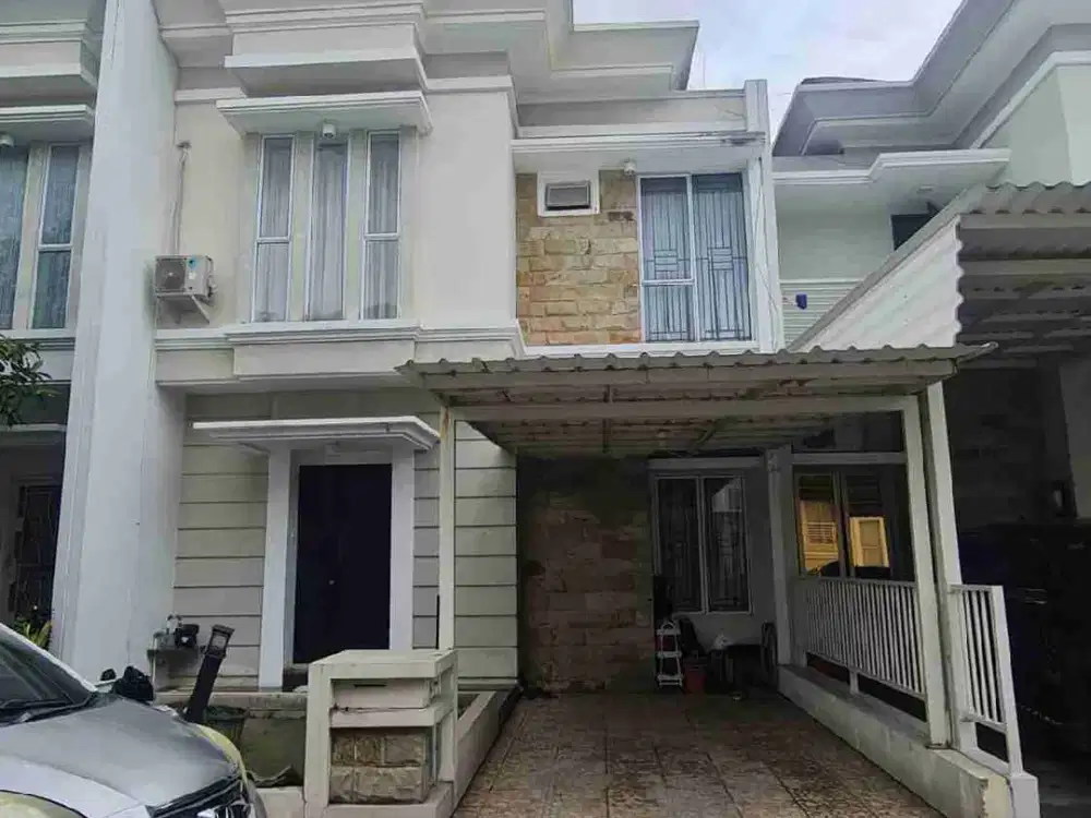 Disewakan Rumah 2 lantai di Grande House Jl Siak/Riau Ujung