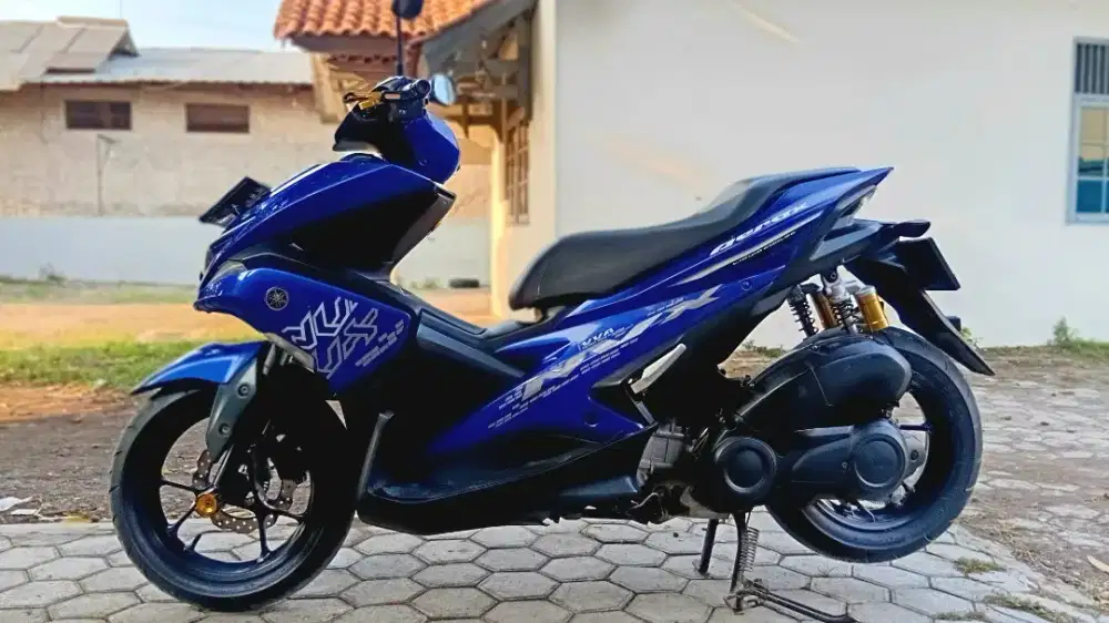 Aerox tipe R 2017 biru