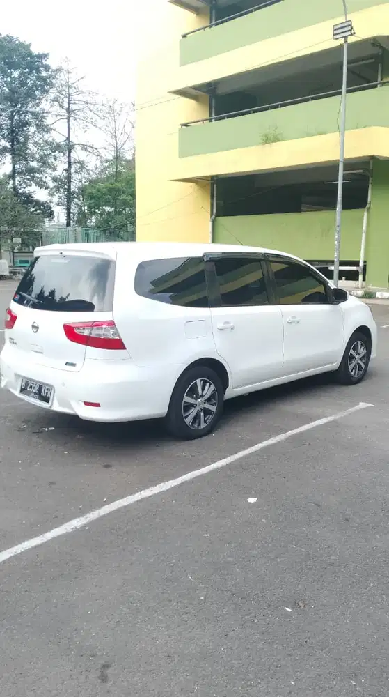 Nissan Grand livina 2017 Bensin
