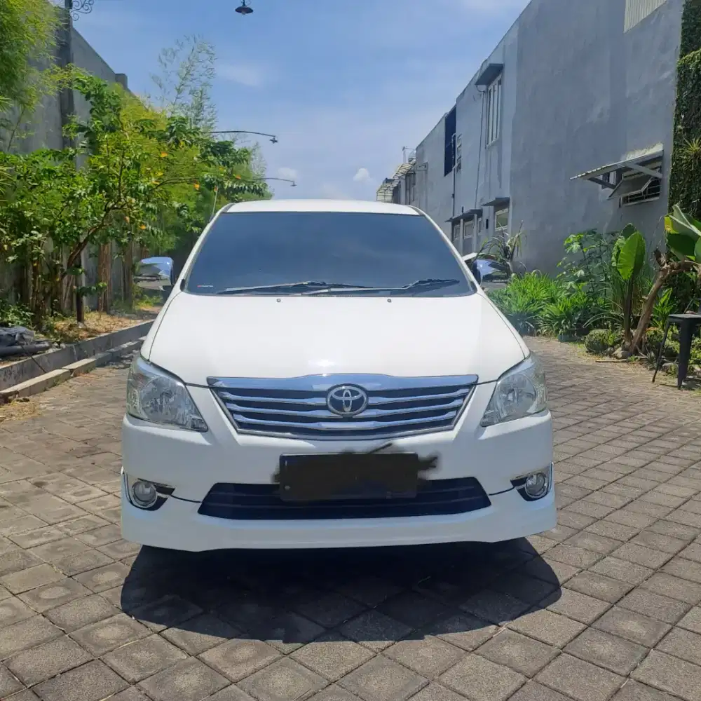 Kijang Innova G Bensin AT 2012