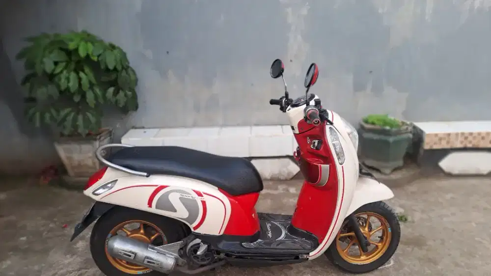 Honda scoopy tahun 2014 MATIC