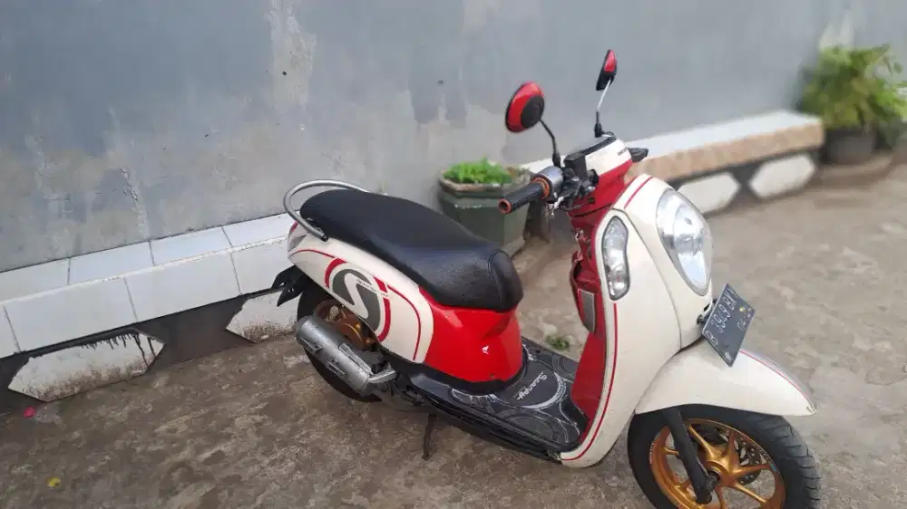 Honda scoopy tahun 2014 MATIC