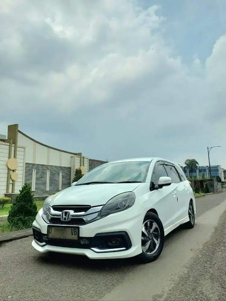 TDP 15 JT!! LOW KM 90RB TANGAN PERTAMA. MOBILIO RS MATIC 2015 TERAWAT