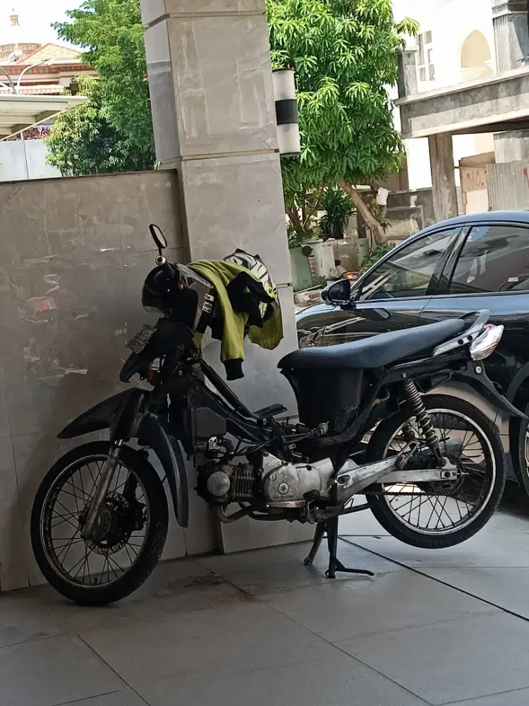 Motor kharisma 2004