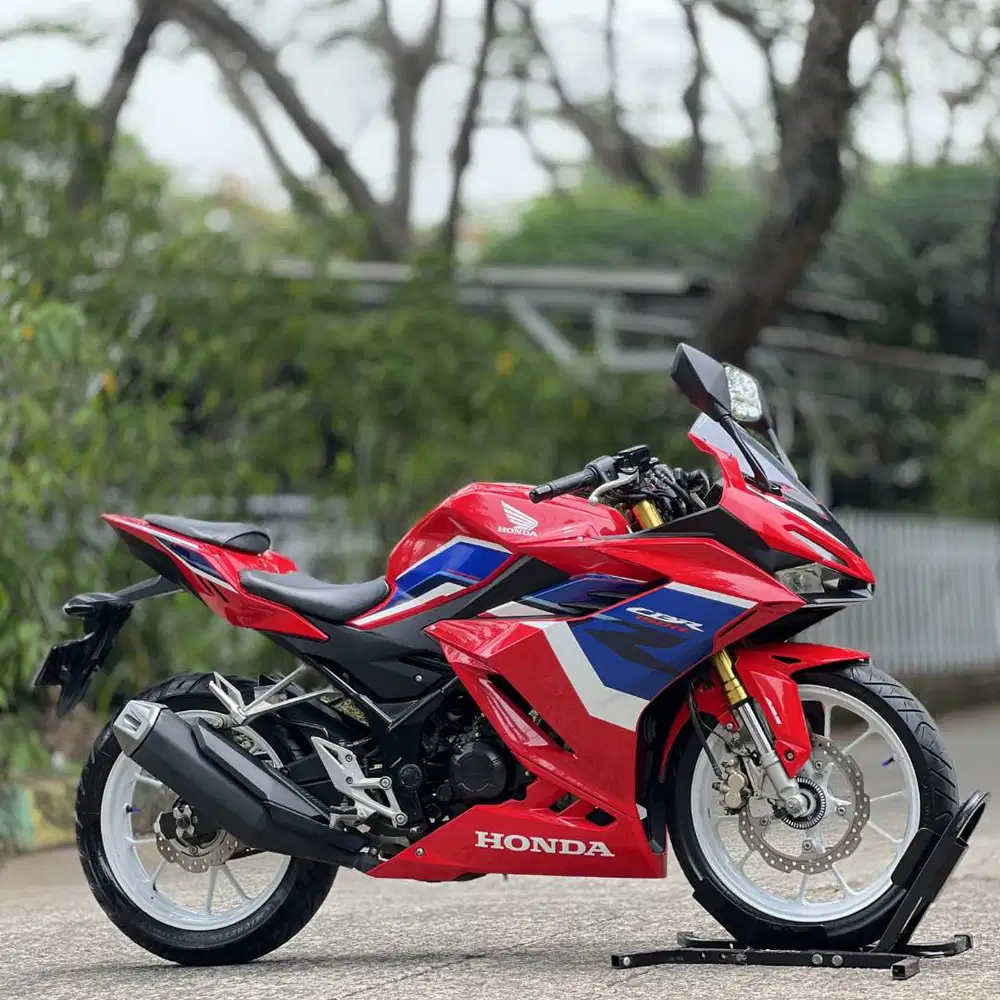HONDA NEW CBR 150R ABS TRICOLOR MERAH 2021 KM LOW PAJAK ON NO MINUS