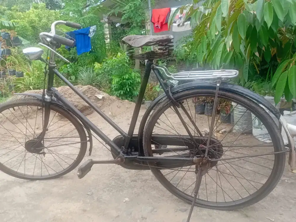 Sepeda antik dan langka Aselle