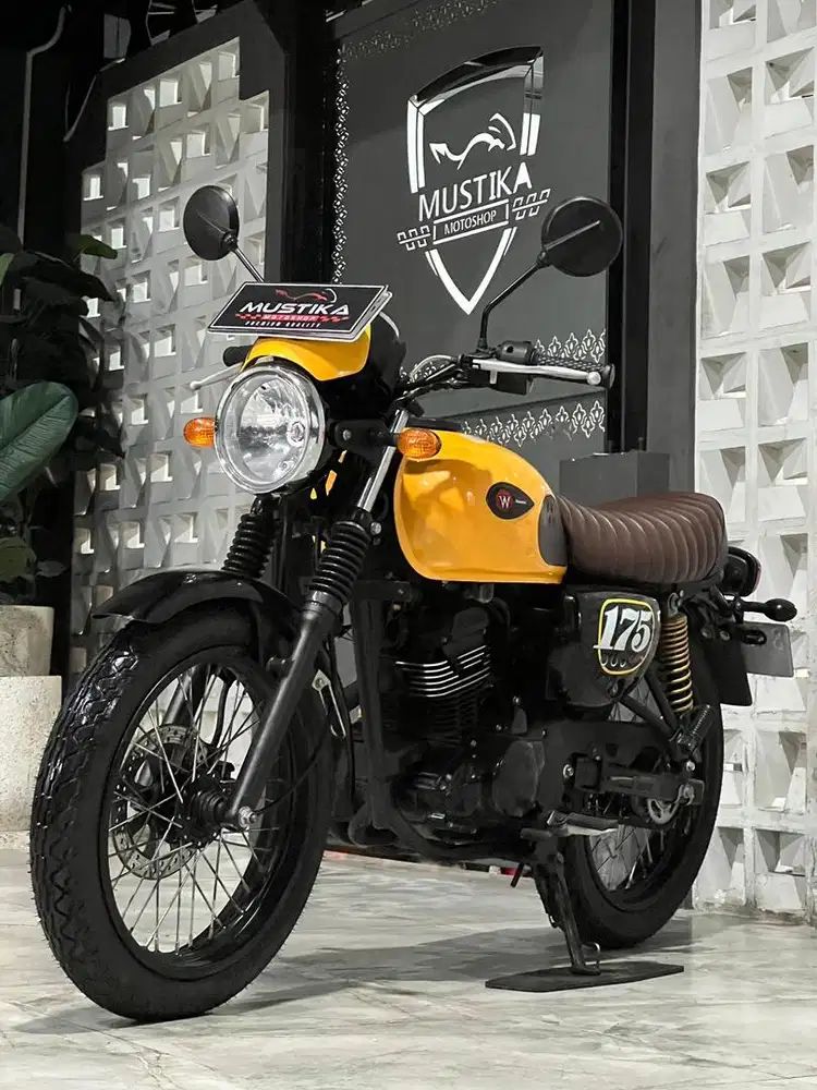 Stok Terbatas‼️Kawasaki W175 Cafe th 2019 - Ayu Mustika
