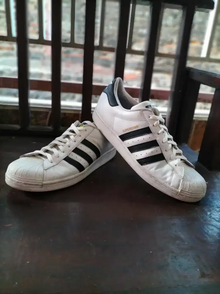 Sepatu Adidas SuperStar uk.44 ori