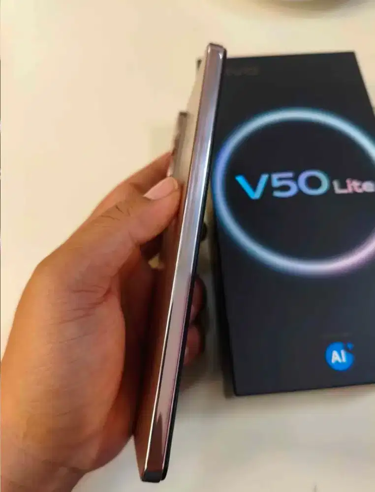 Vivo v50 lite 8/256