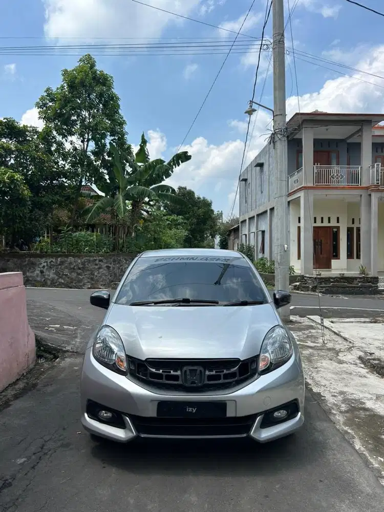 Honda brio satya e 2015 mt