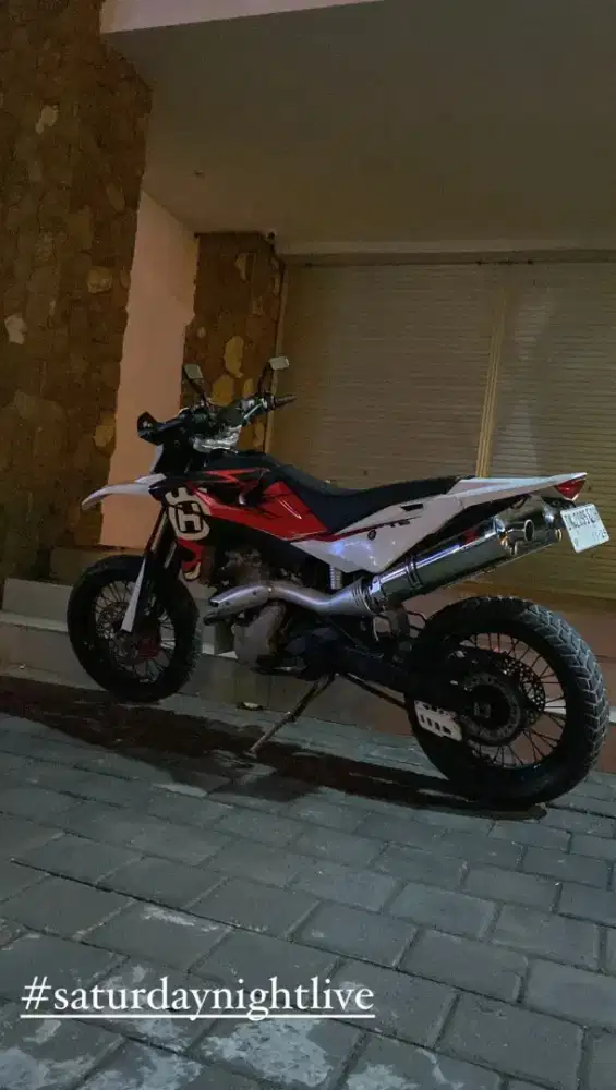 Husqvarna TE 630 FP tax on!