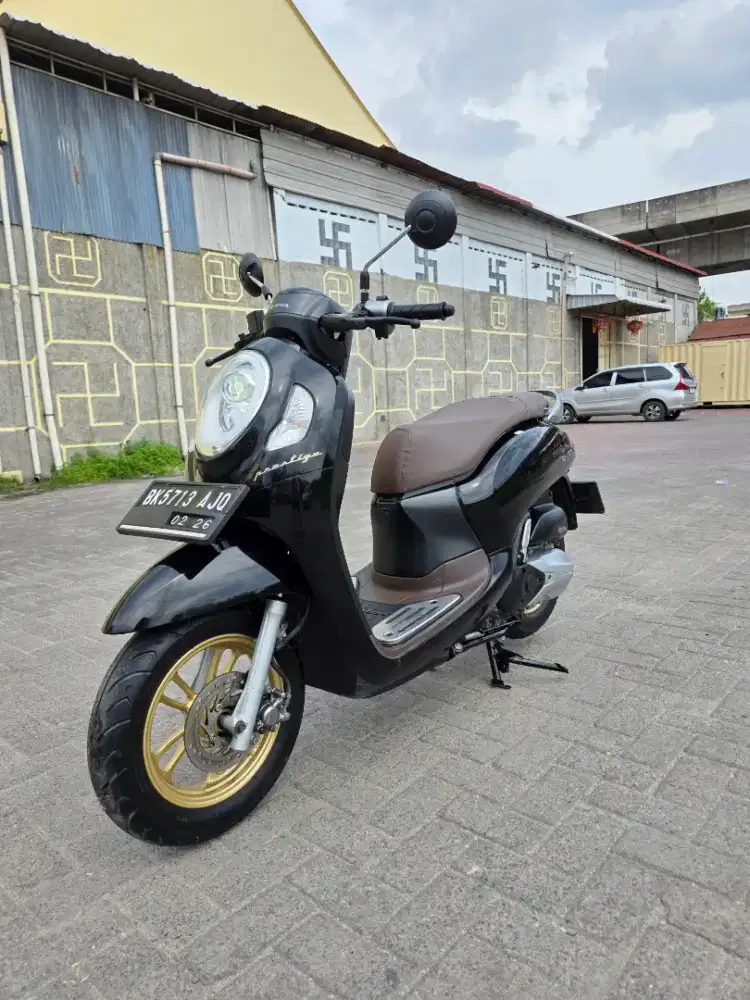 Honda Scoopy Prestige Hitam 2021
