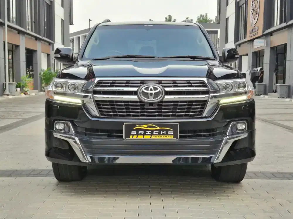 LAND CRUISER 200 STD AT 4.5 V8
2016 (Diesel) (DP 35K Angs 36.875Jtx59)