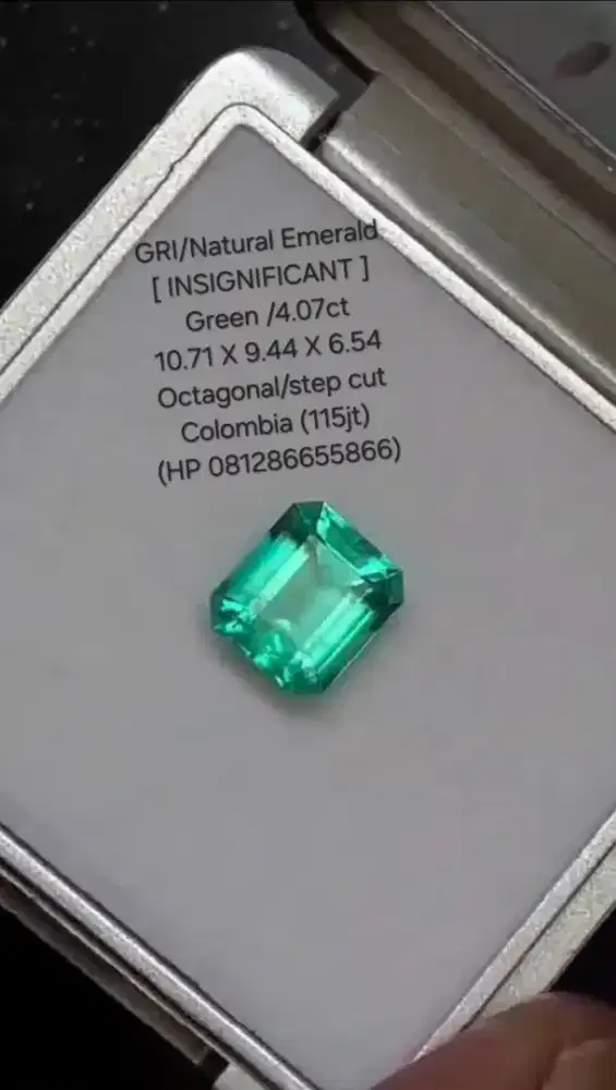 Zamrud Natural Emerald Green