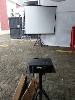 penyediaan proyektor medan