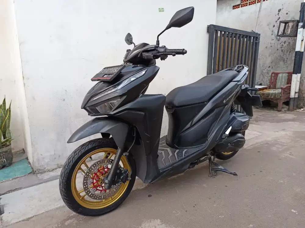 Di jual cepat vario led new 150 2018 siap pakai