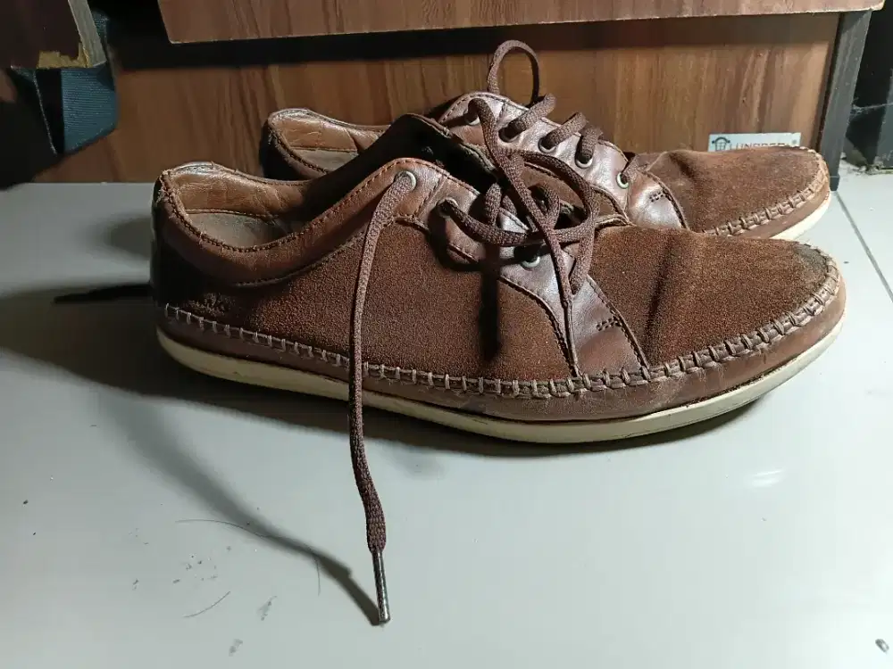 Sepatu Suede & Leather Brown Clarks Original
