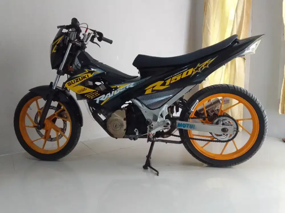 Dijual motor satria Fu Thailand keluaran th 2005