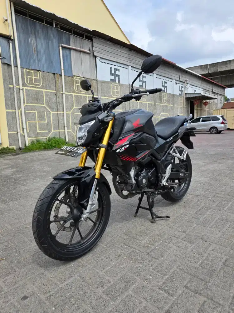 Honda CB150R Hitam 2021
