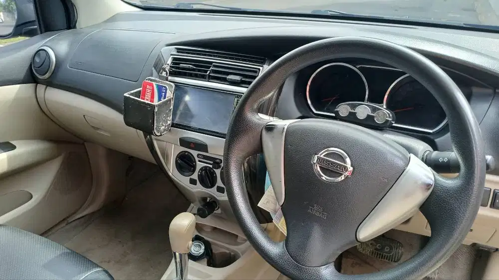 Grand Livina XV 2017 Matic Hitam