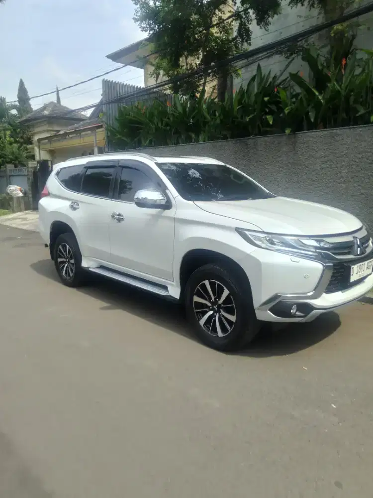 Pajero sport Dakar black piano 2017