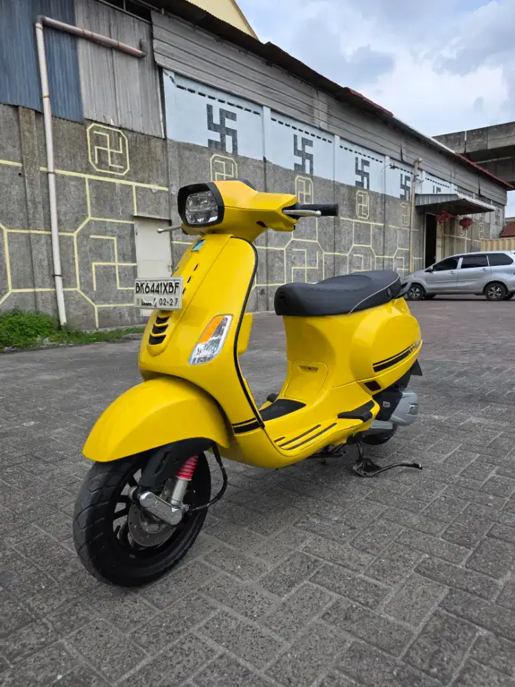 Piaggio Vespa S125 Kuning 2021 pmk 2022