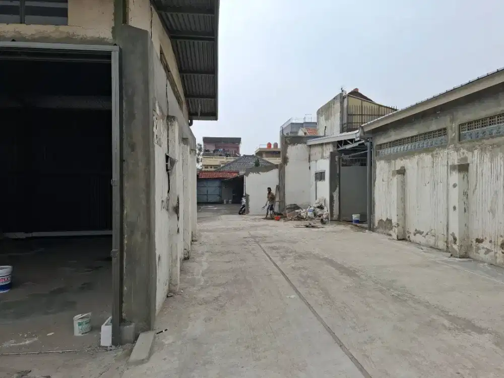 Disewakan gudang 400m2 Jl. Otista